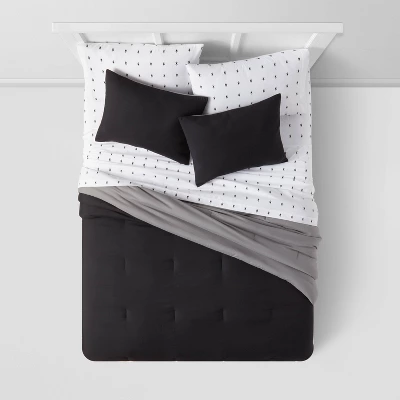 Solid Microfiber Reversible Comforter & Sheets Set - Room Essentials™ 4 Solid Microfiber Reversible Comforter & Sheets Set - Room Essentials™ - Image 2