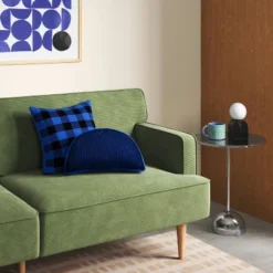 Modern Dorm Pedestal Side Table - Room Essentialsā¢