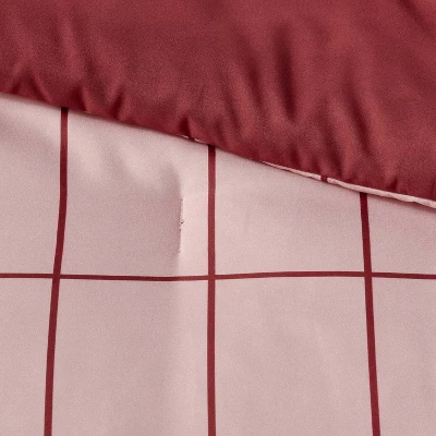 Grid Print Reversible Decorative Comforter Set With Throw - Room Essentials™ 7 Grid Print Reversible Decorative Comforter Set With Throw - Room Essentials™ - Image 5