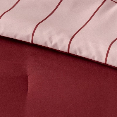 Grid Print Reversible Decorative Comforter Set With Throw - Room Essentials™ 6 Grid Print Reversible Decorative Comforter Set With Throw - Room Essentials™ - Image 4