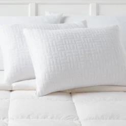 Standard/Queen Medium 2pk Plush Knit Bed Pillows White - Room Essentials™