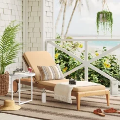 Outdoor Chaise Cushion - Room Essentialsā¢