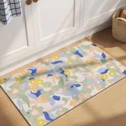 1'8"x2'10" Rectangle Floral Rug - Room Essentialsā¢