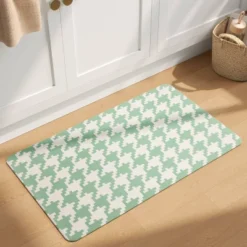 1'8"x2'10" Houndstooth Rug - Room Essentialsā¢