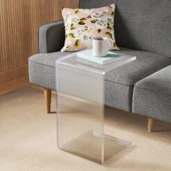 Acrylic C Shaped Side Table Clear - Room Essentialsā¢