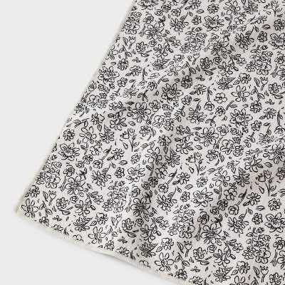Quick Dry Floral Waffle Towel Black - Room Essentials™ 4 Quick Dry Floral Waffle Towel Black - Room Essentials™ - Image 2