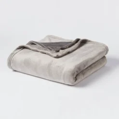 5pc King Geo Reversible Decorative Comforter Set With Throw Black/Gray - Room Essentials™ -Room Essentials GUEST ee057046 560e 4892 a5ca 2ebedd27f5e5